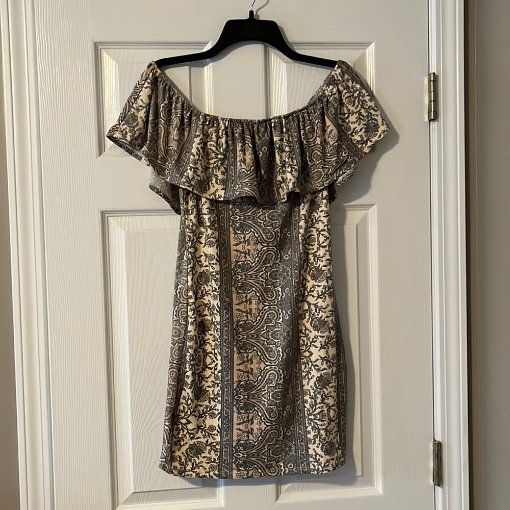 Honey Punch size M off the shoulder dress